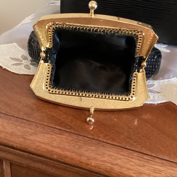 La Regale Black and Gold Clutch Set - Picture 7 of 10